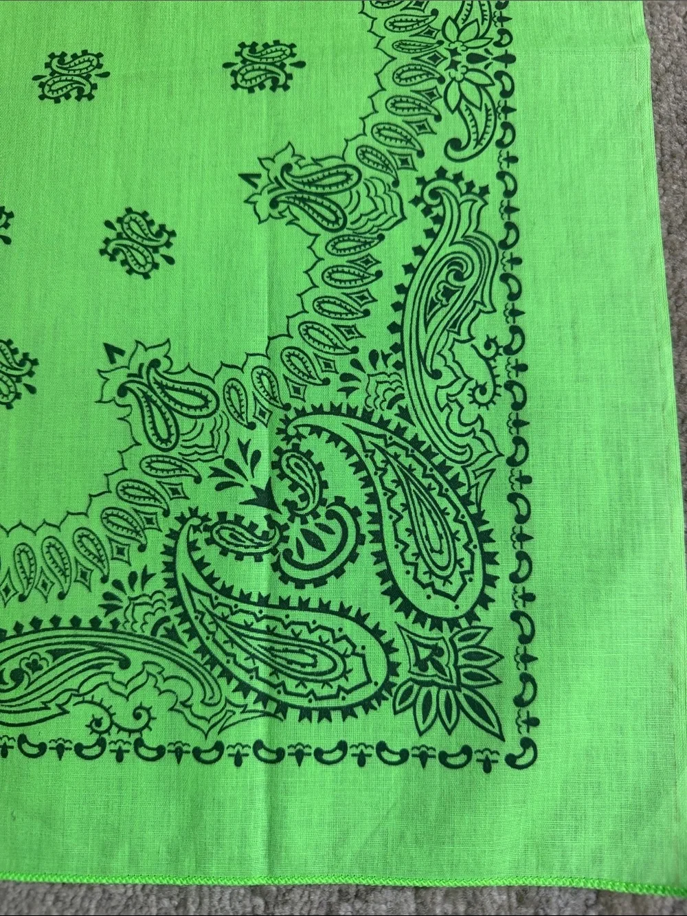 VTG Neon Lime Green Paisley Bandana | Fast Color USA Made 50/50 Cotton Poly Y2K